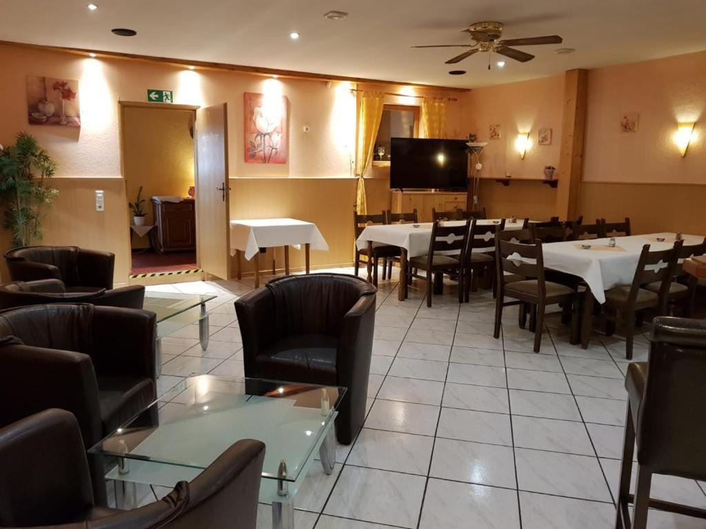 Hotel-Restaurant Christine Lubz Exterior photo